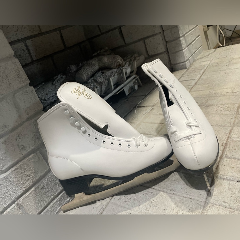 gold metal ice skates size 11